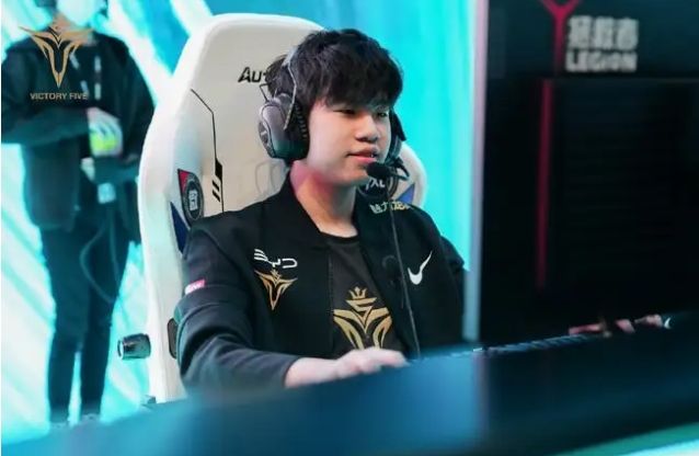 罗马诺：利物浦3500万镑+10%二转求购格伊，并认为能签伊萨克