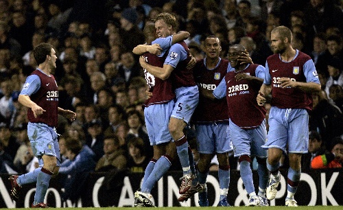 两人合力让 两人合力让